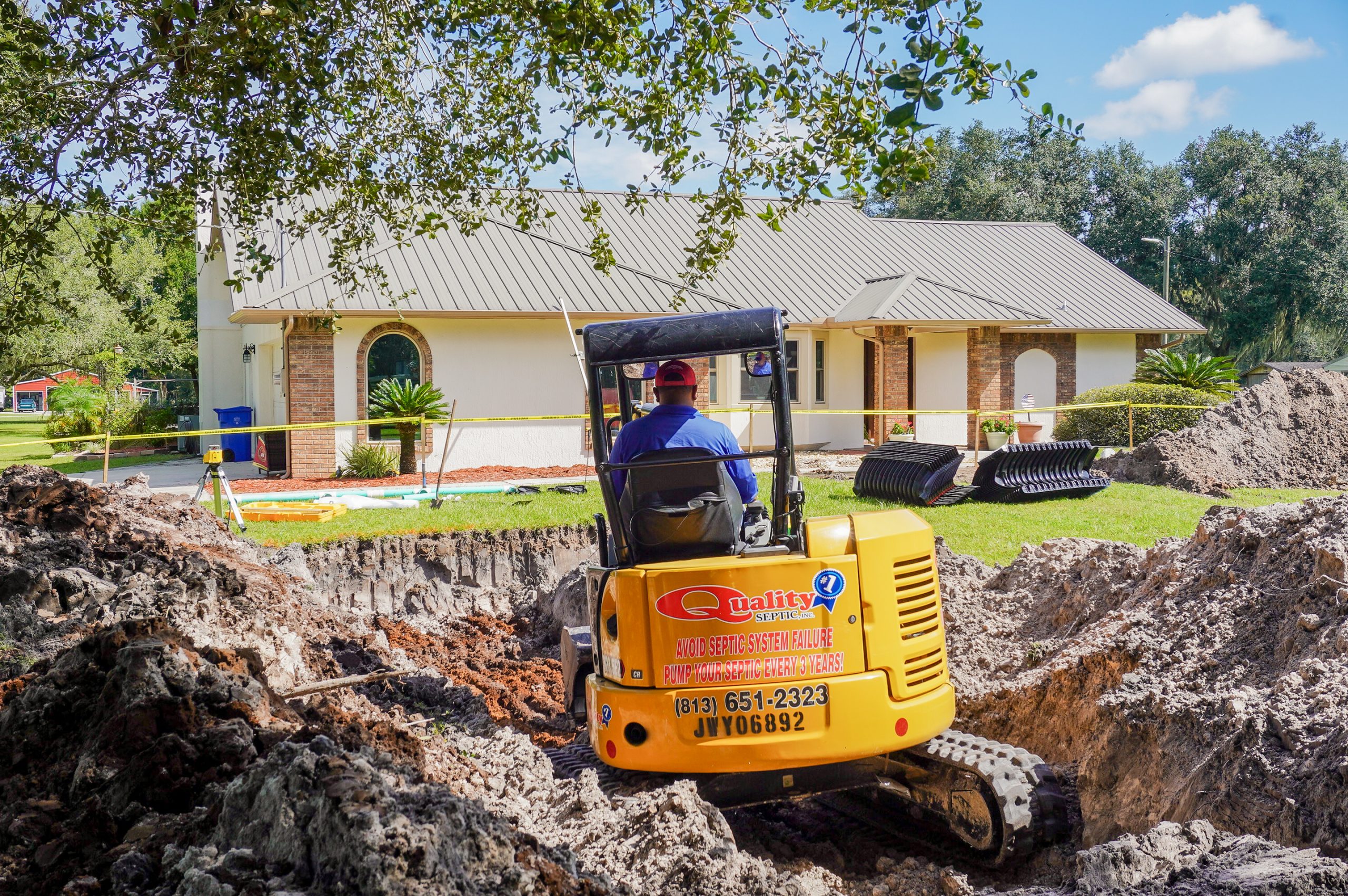 quality septic excavator working